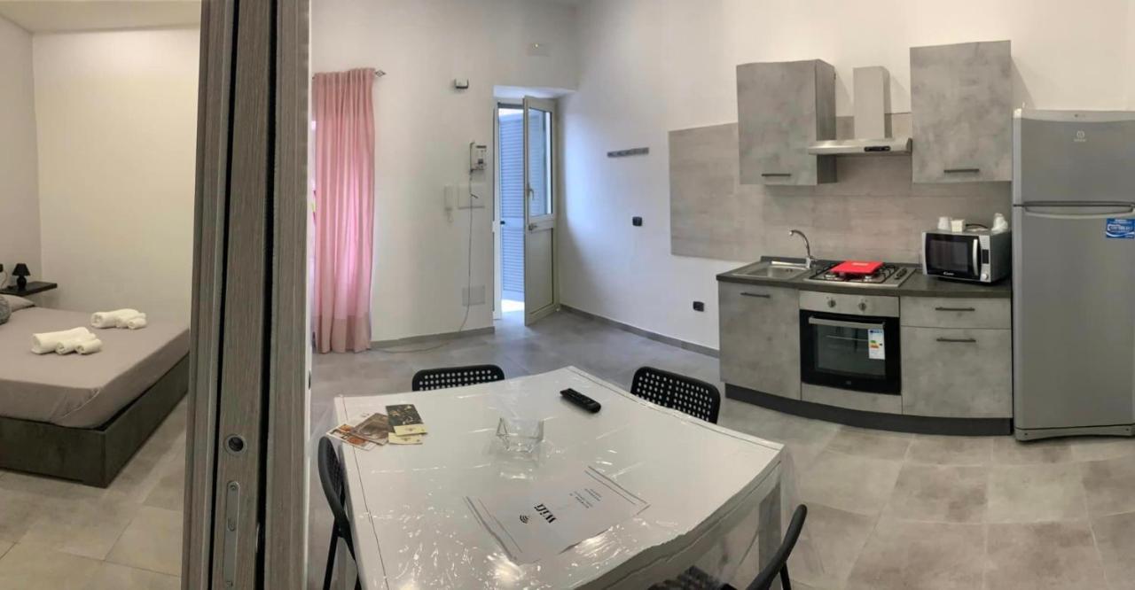 Miris Apartment Fast Comfortable Naples Airport Capodichino 25 Minutes Walk Self Check-In 외부 사진