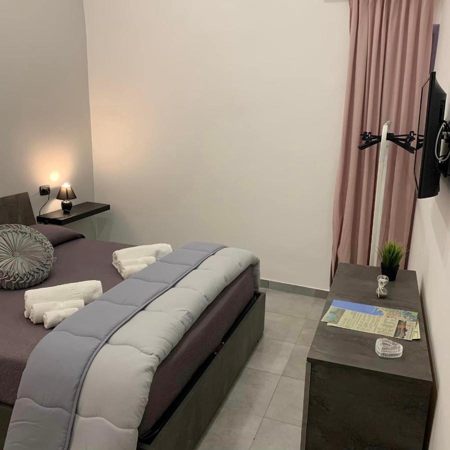 Miris Apartment Fast Comfortable Naples Airport Capodichino 25 Minutes Walk Self Check-In 외부 사진