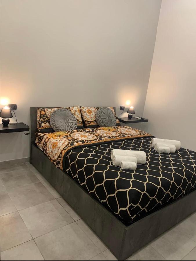 Miris Apartment Fast Comfortable Naples Airport Capodichino 25 Minutes Walk Self Check-In 외부 사진